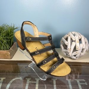 Women’s Taos Sandal Size 8 Black